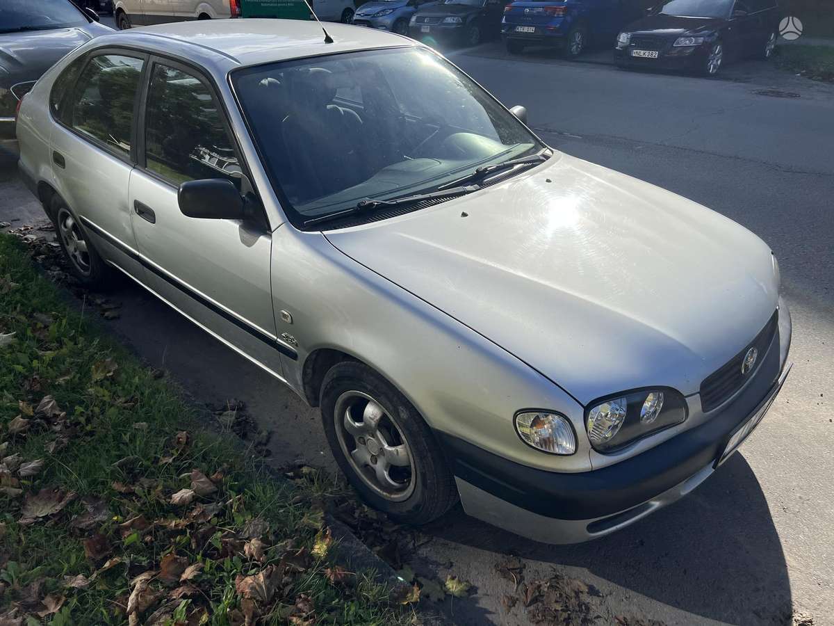 Toyota Corolla - 4