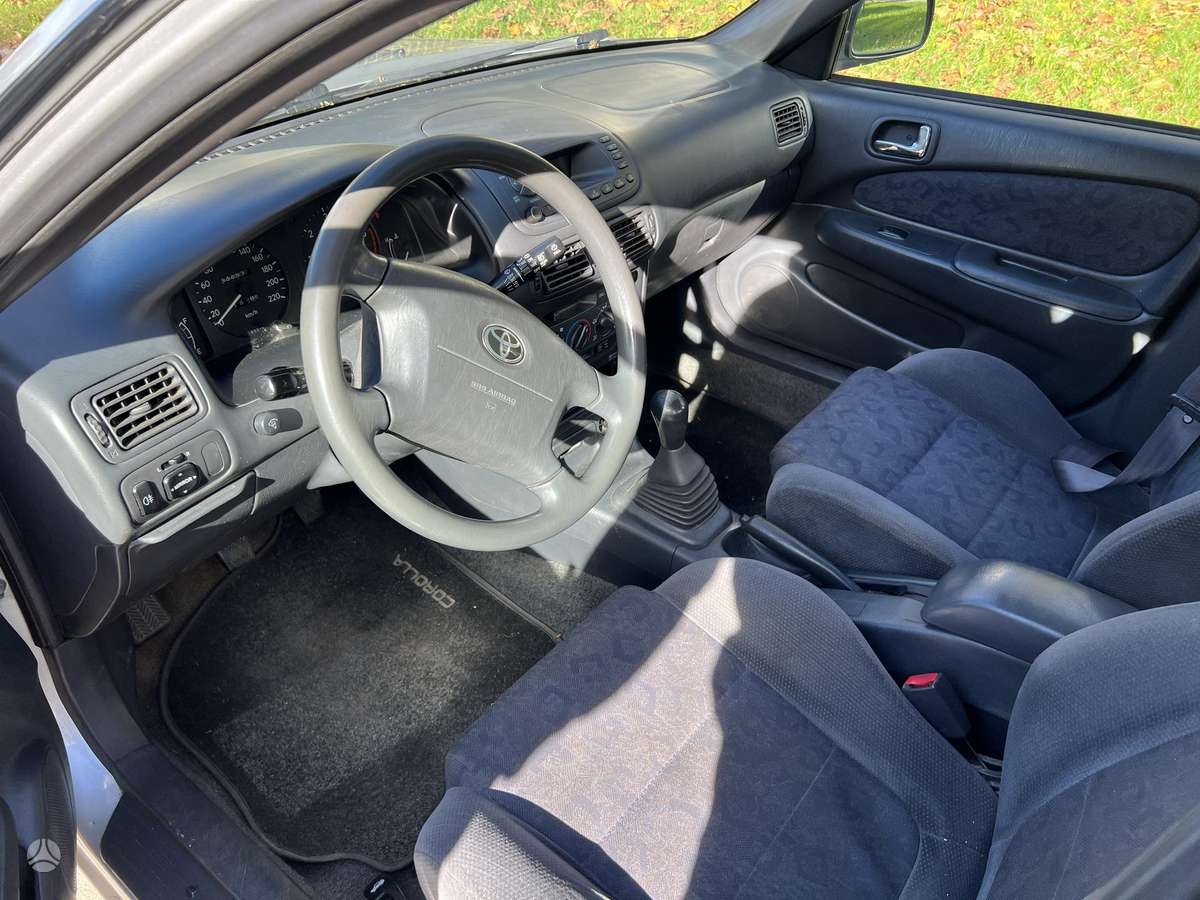 Toyota Corolla - 5