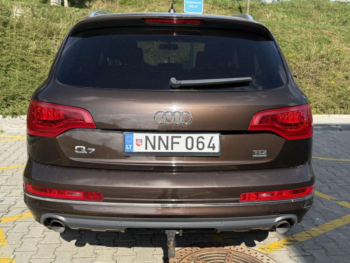 Audi Q7, 3.0 l., off-road / crossover