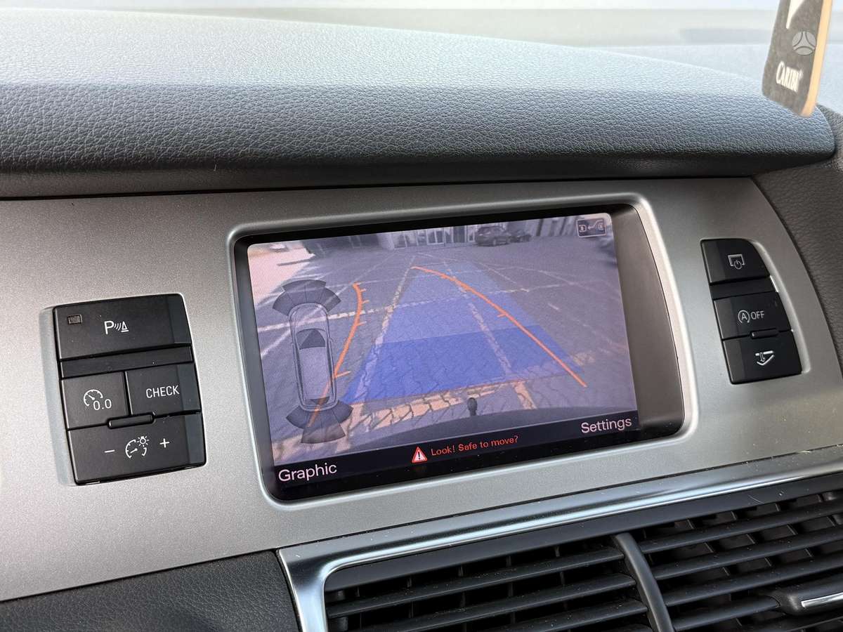 Audi Q7, 3.0 l., off-road / crossover