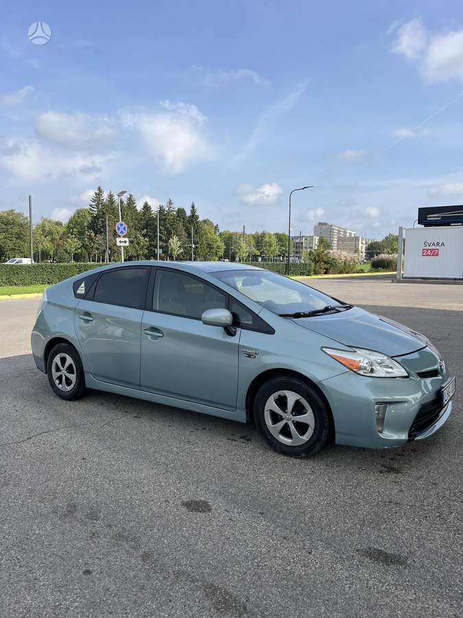 Toyota Prius - 3