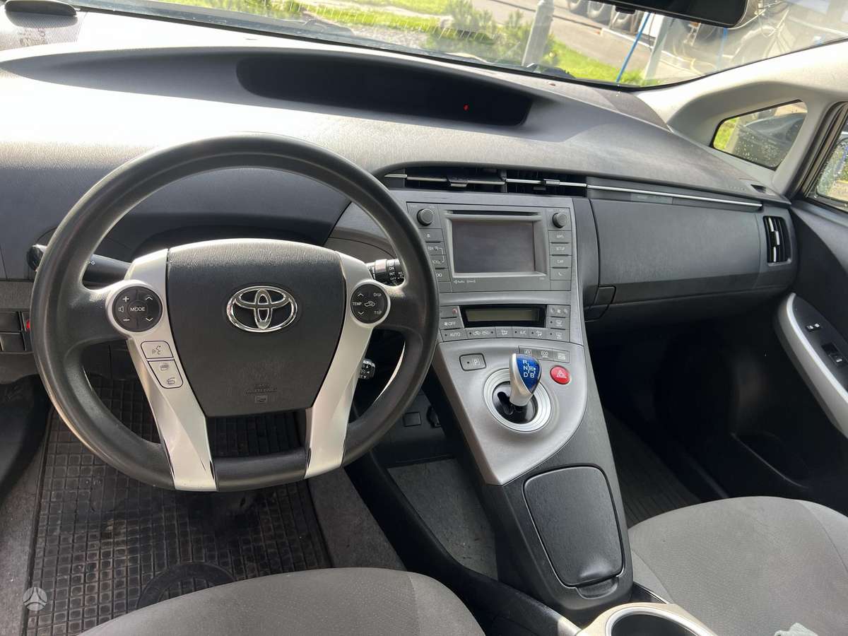 Toyota Prius - 9