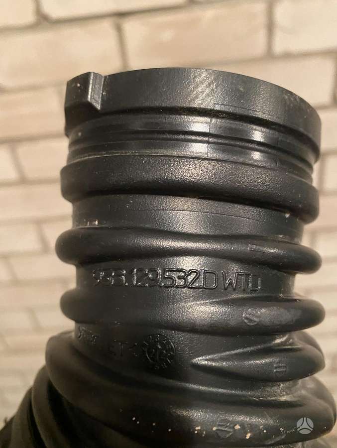Porsche Macan variklio aušinimo detalės