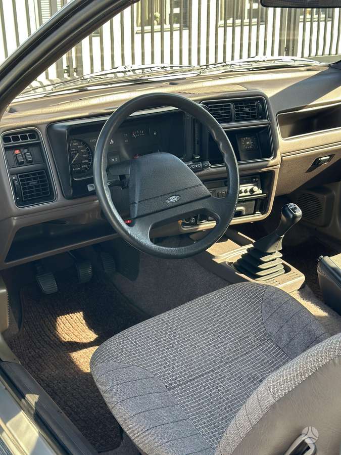 Ford Sierra - 8