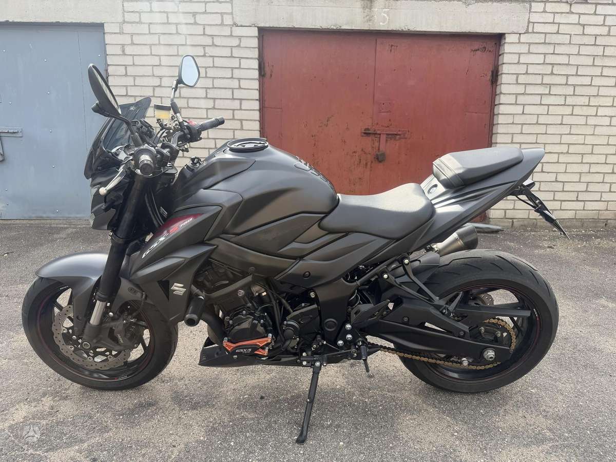 Suzuki GSX-S 749cc, street / classic