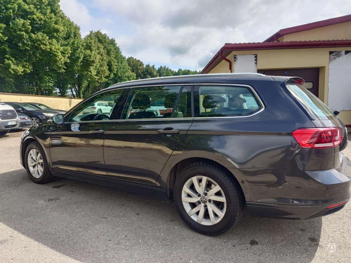Volkswagen Passat - 4