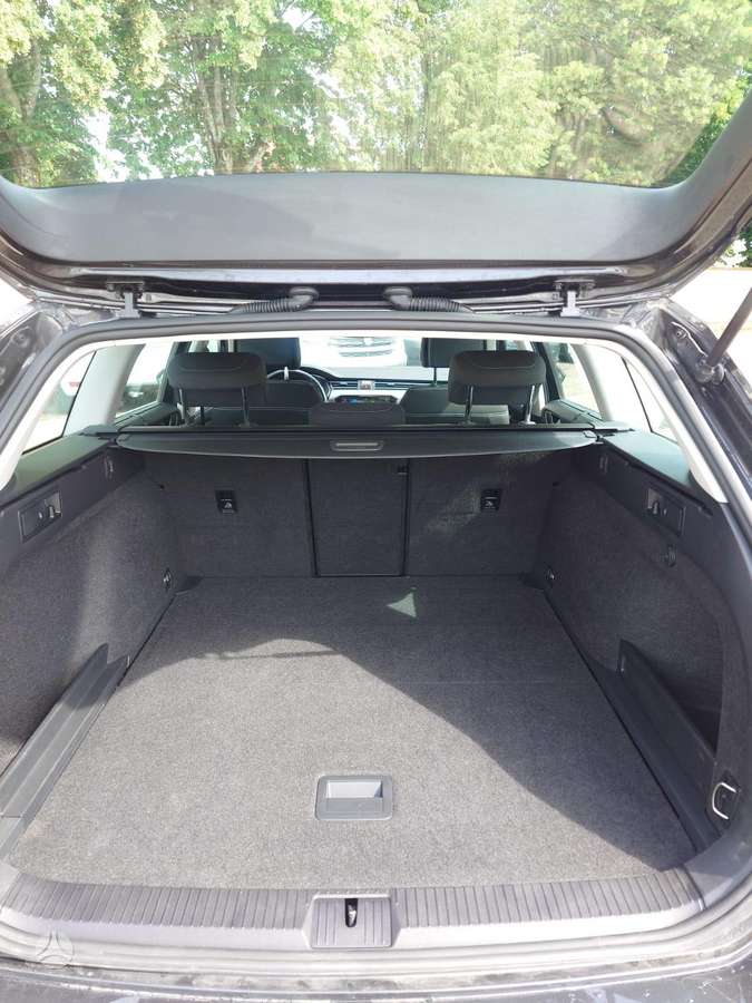 Volkswagen Passat - 8