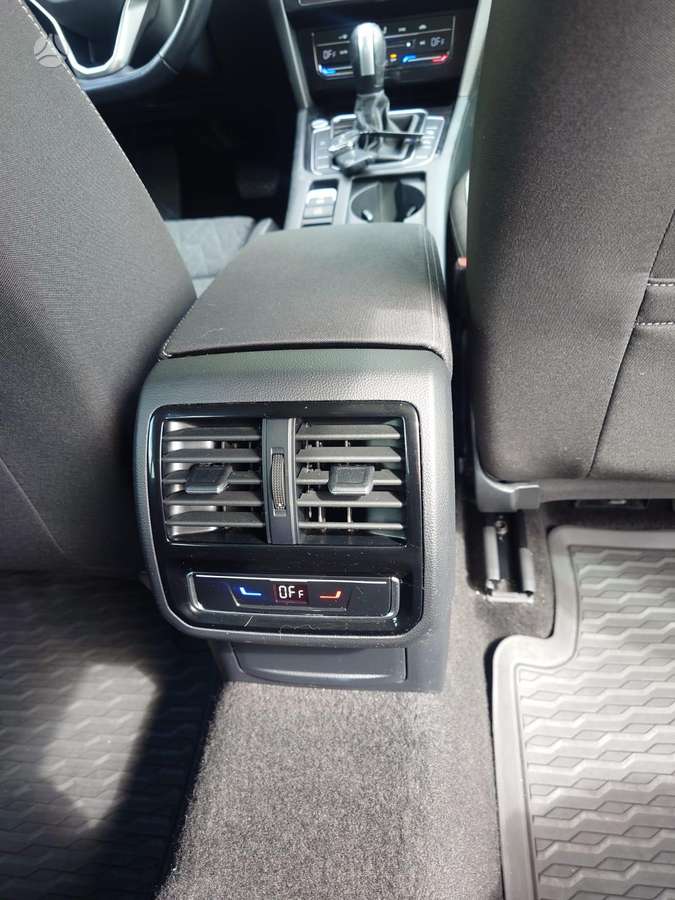 Volkswagen Passat - 10