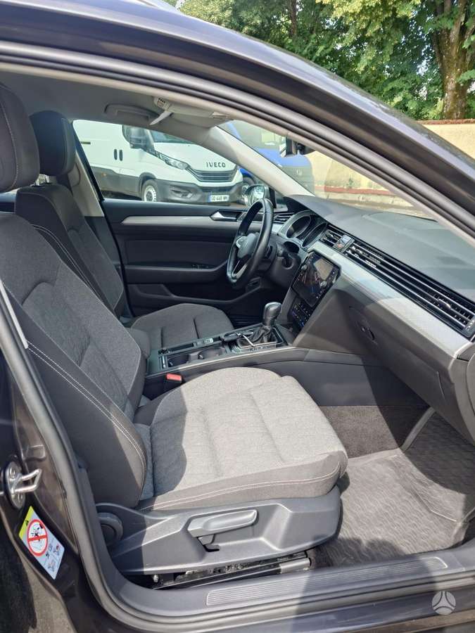 Volkswagen Passat - 11
