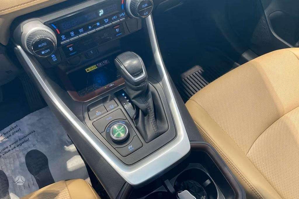 Toyota RAV4 - 11