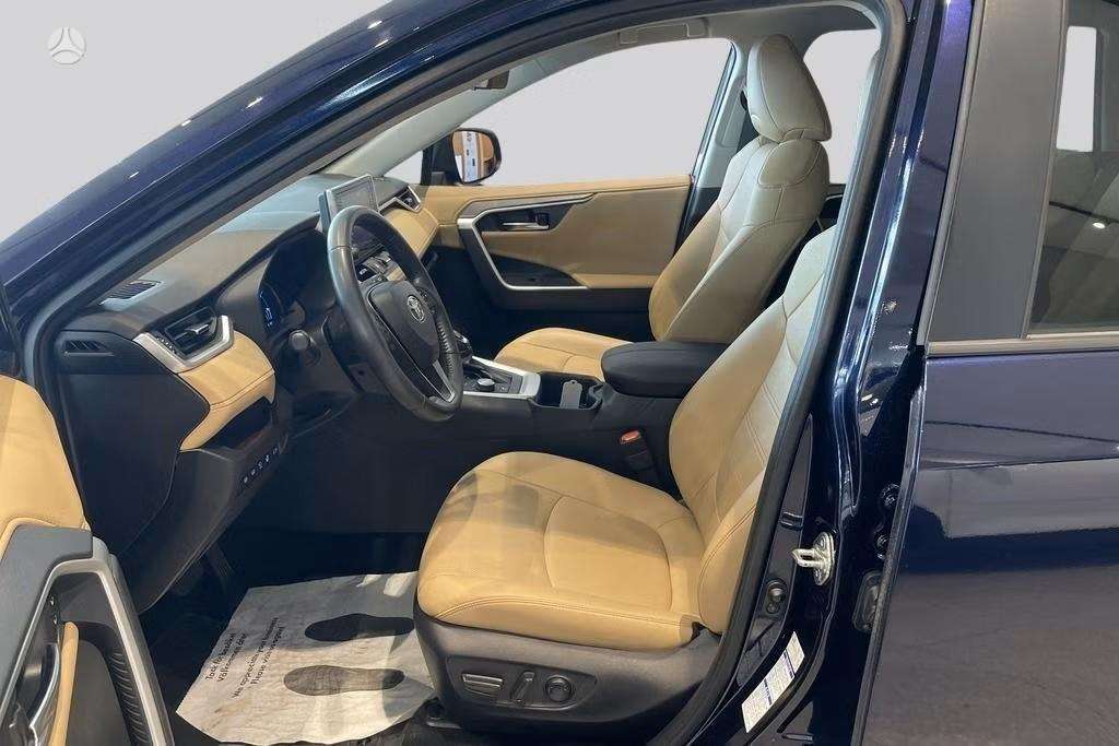 Toyota RAV4 - 8