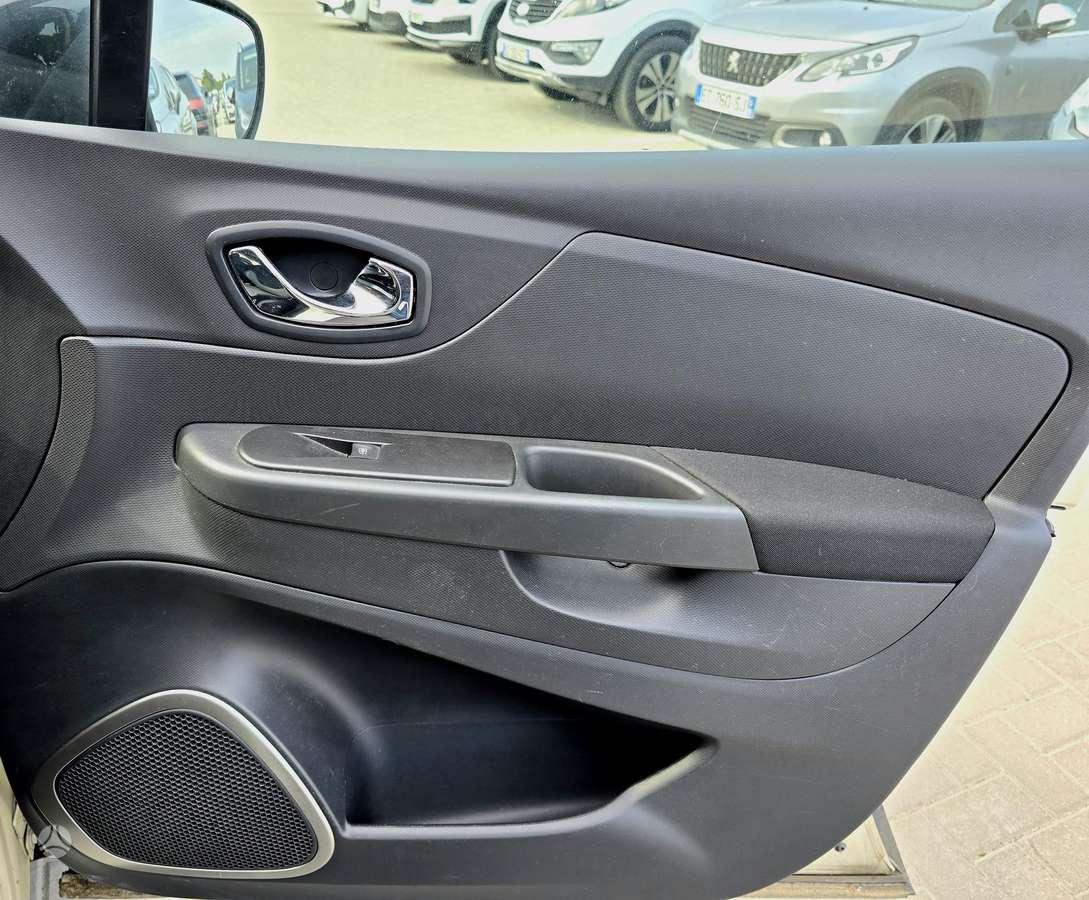 Renault Captur, 1.2 l., off-road / crossover
