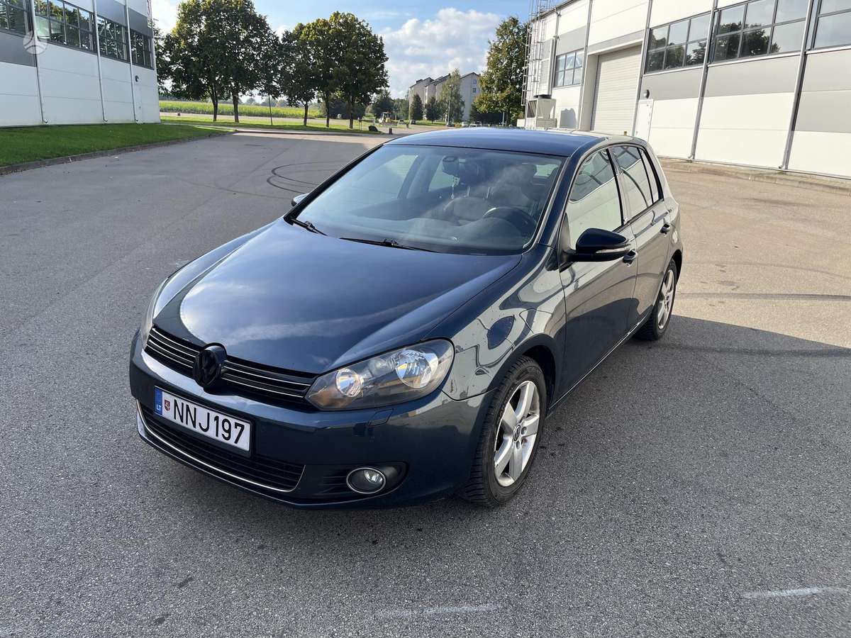 Volkswagen Golf - 1