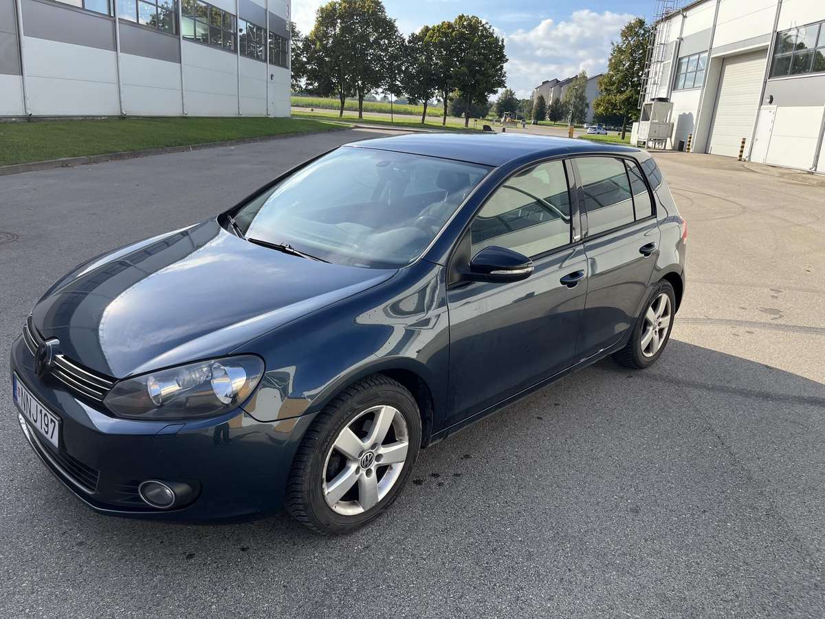 Volkswagen Golf - 2