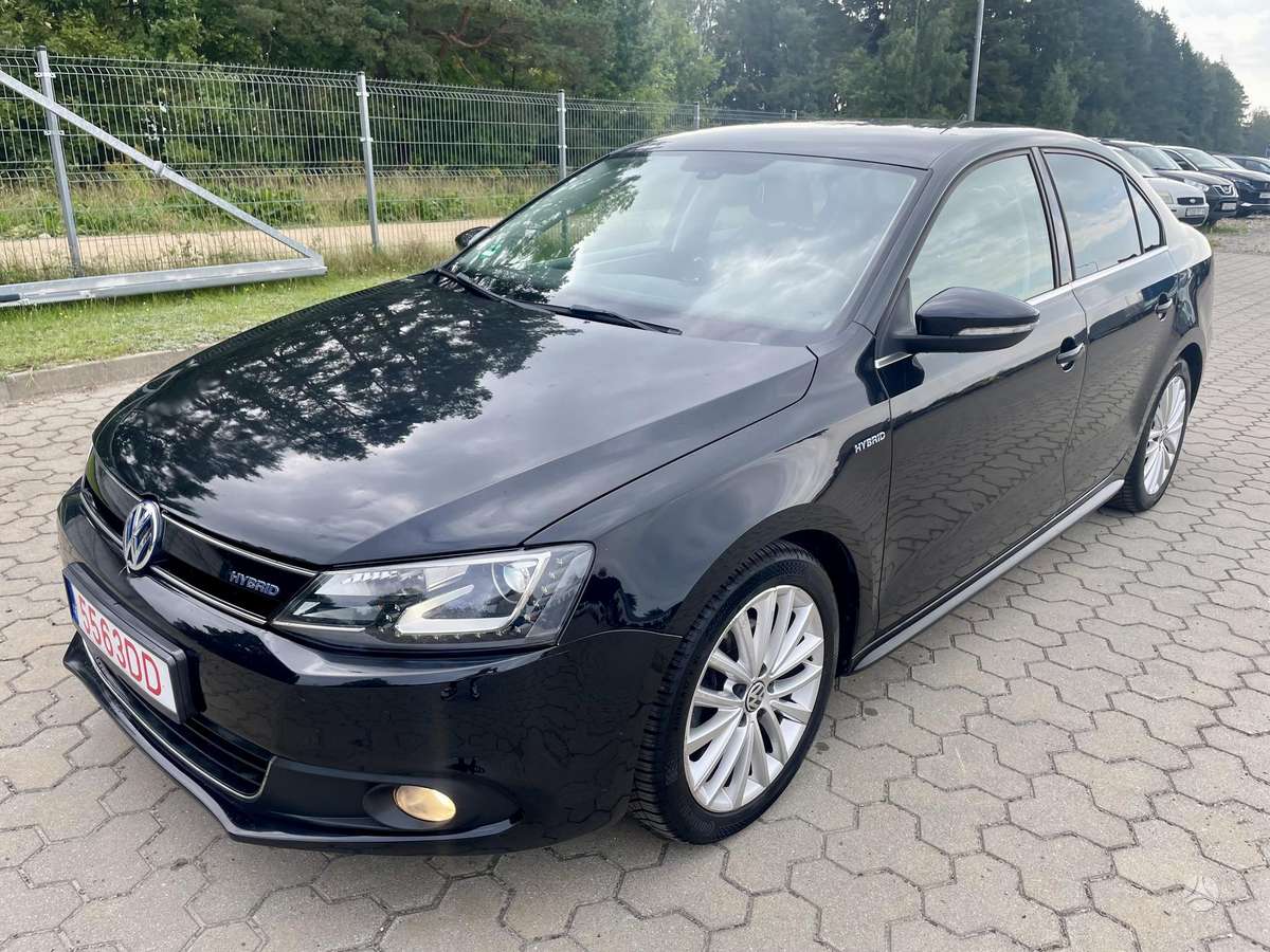 Volkswagen Jetta - 1