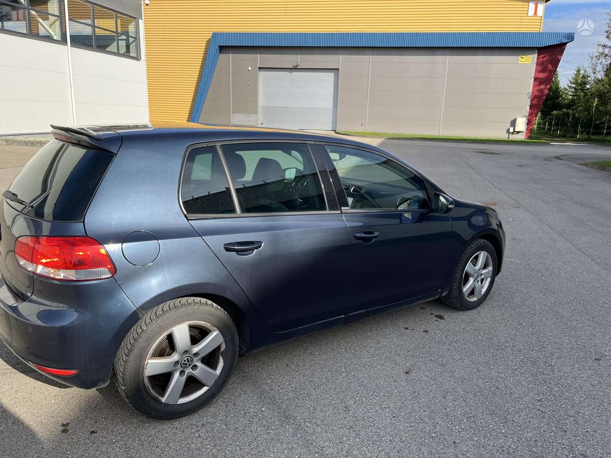 Volkswagen Golf - 5
