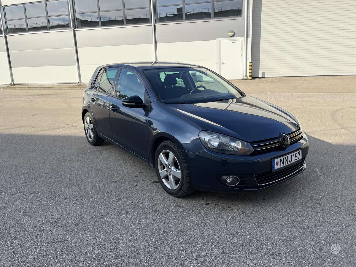 Volkswagen Golf - 6