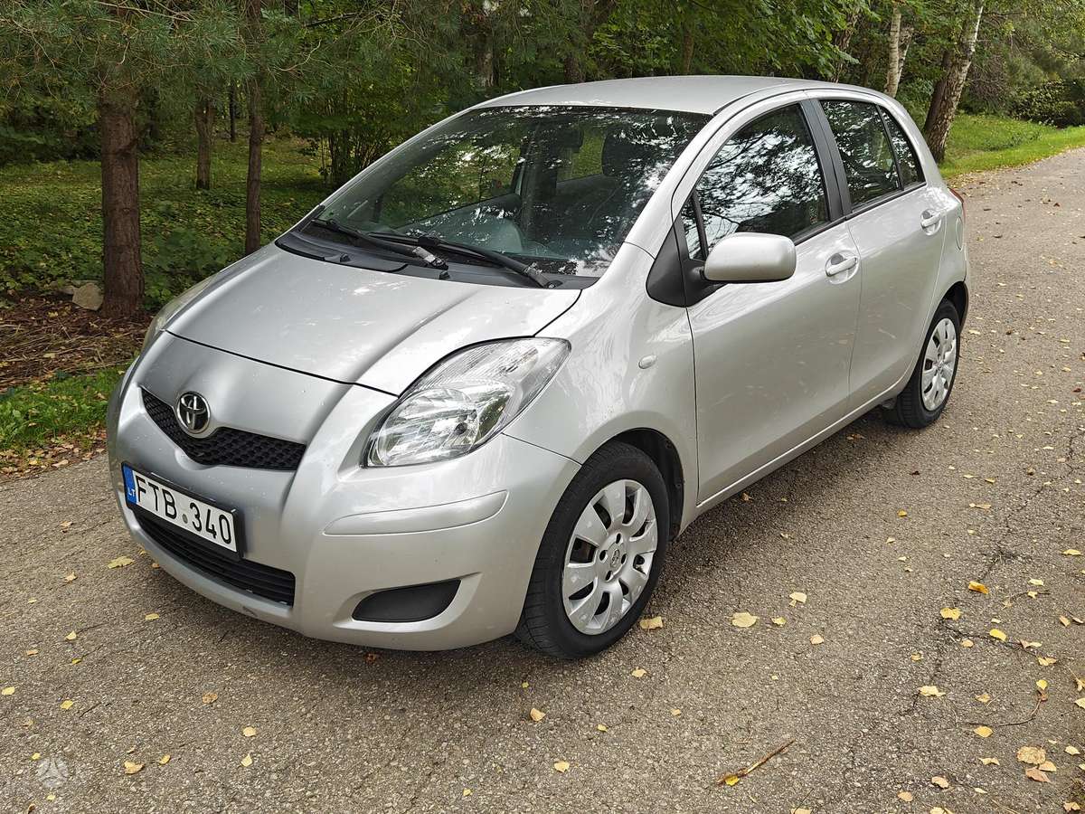 Toyota Yaris - 1
