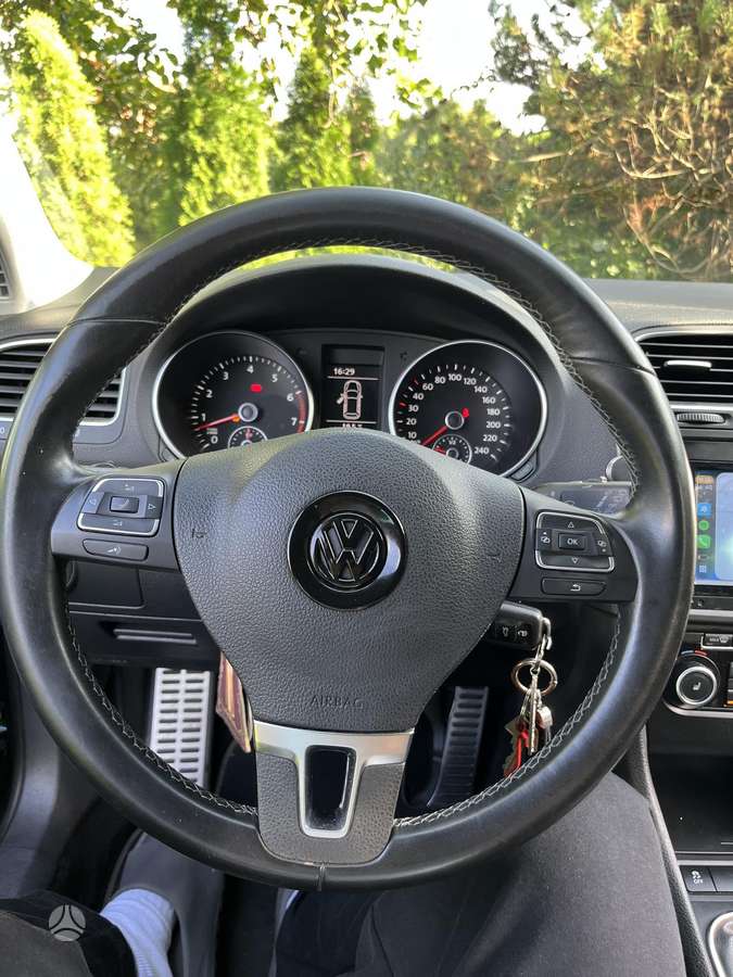 Volkswagen Golf - 9