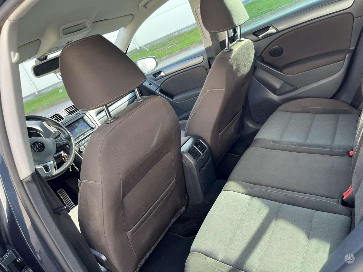 Volkswagen Golf - 10