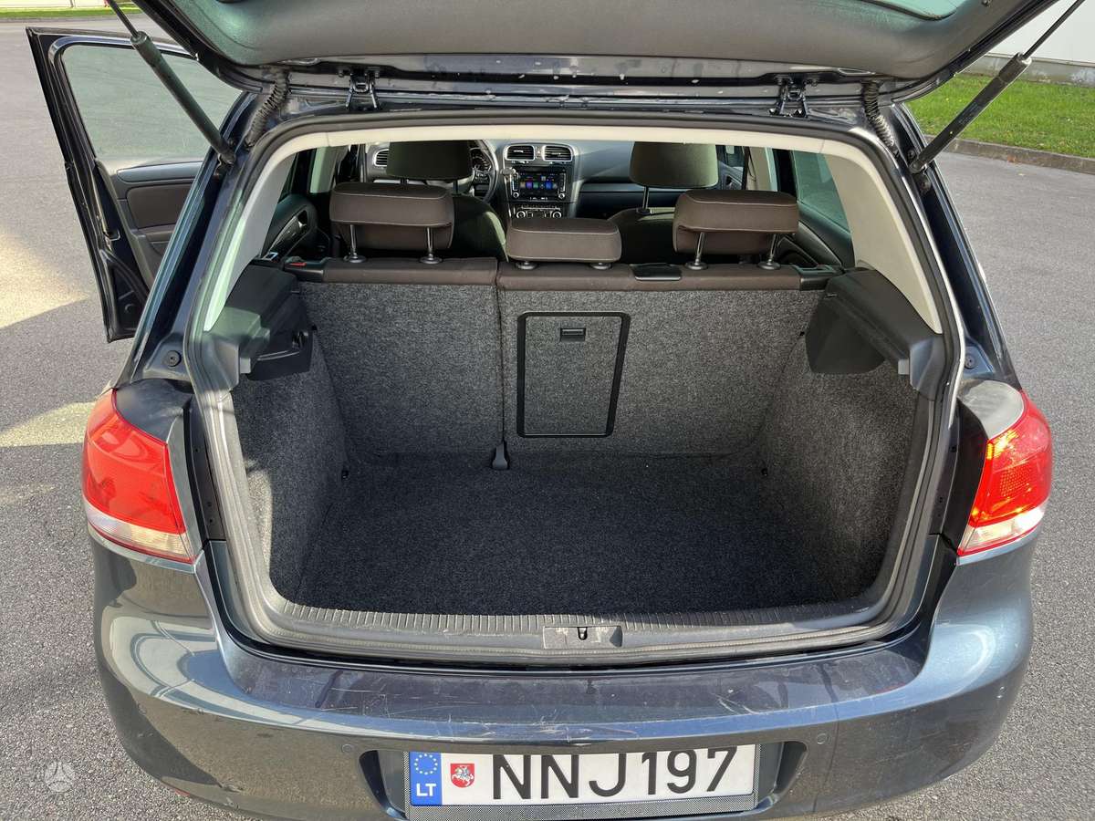 Volkswagen Golf - 11