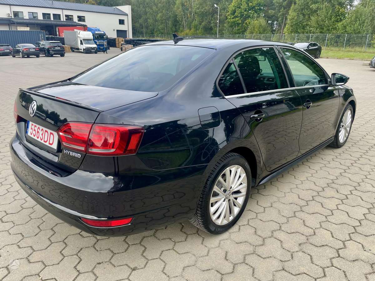 Volkswagen Jetta - 5