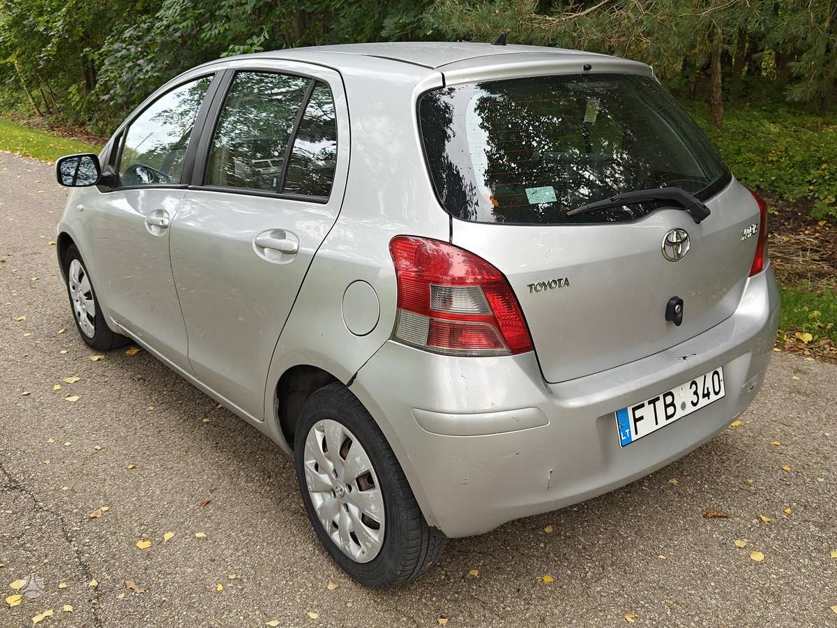 Toyota Yaris - 4