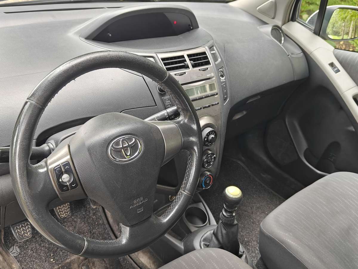 Toyota Yaris - 5