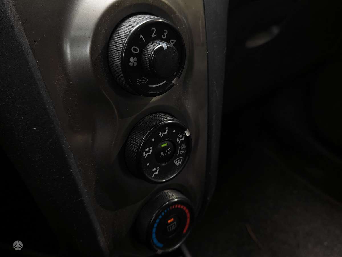 Toyota Yaris - 6