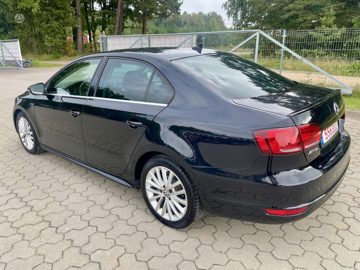 Volkswagen Jetta - 6