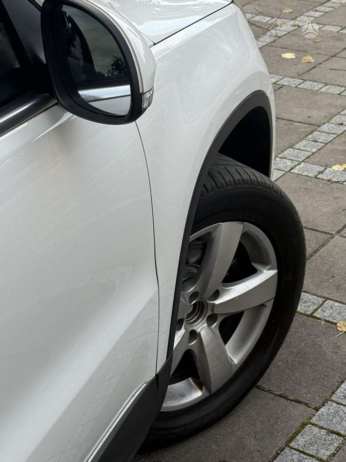 Volkswagen Tiguan - 12