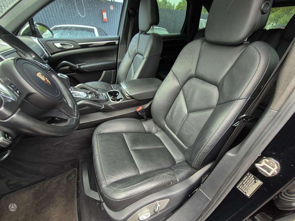 Porsche Cayenne - 8