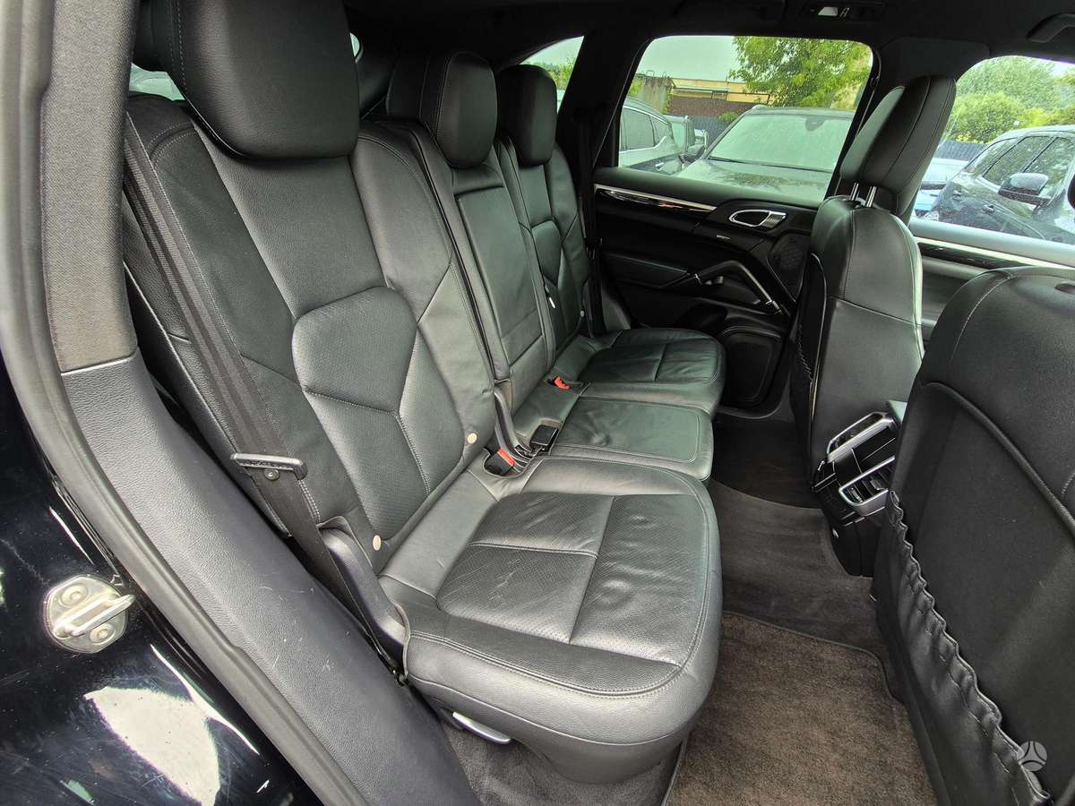 Porsche Cayenne - 10