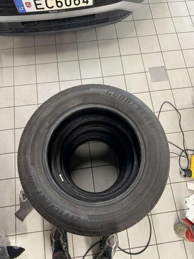 Goodyear Efficient Grip Performance, summer 205/60 R16