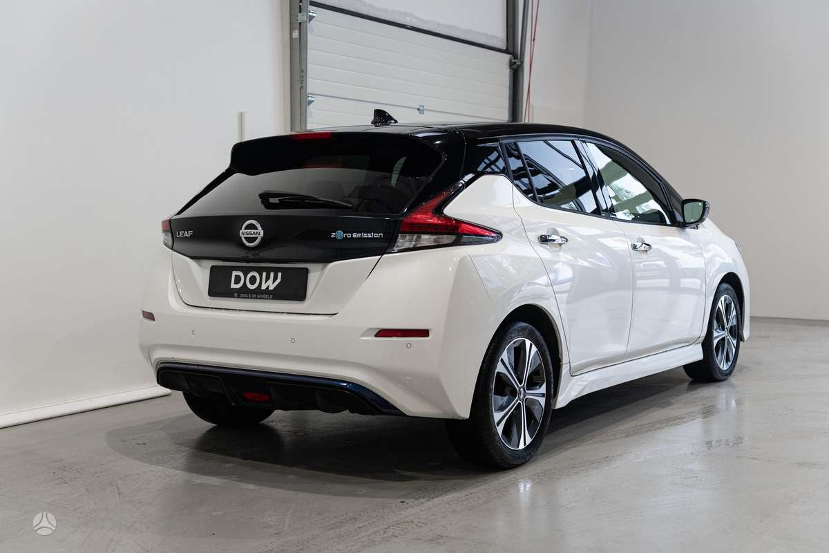 Nissan Leaf, 40 kWh, hatchback
