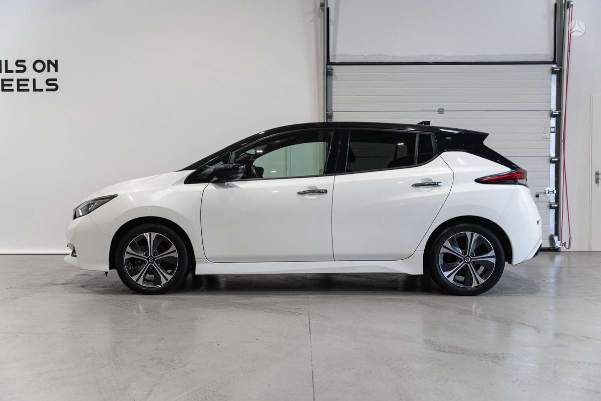 Nissan Leaf, 40 kWh, hatchback