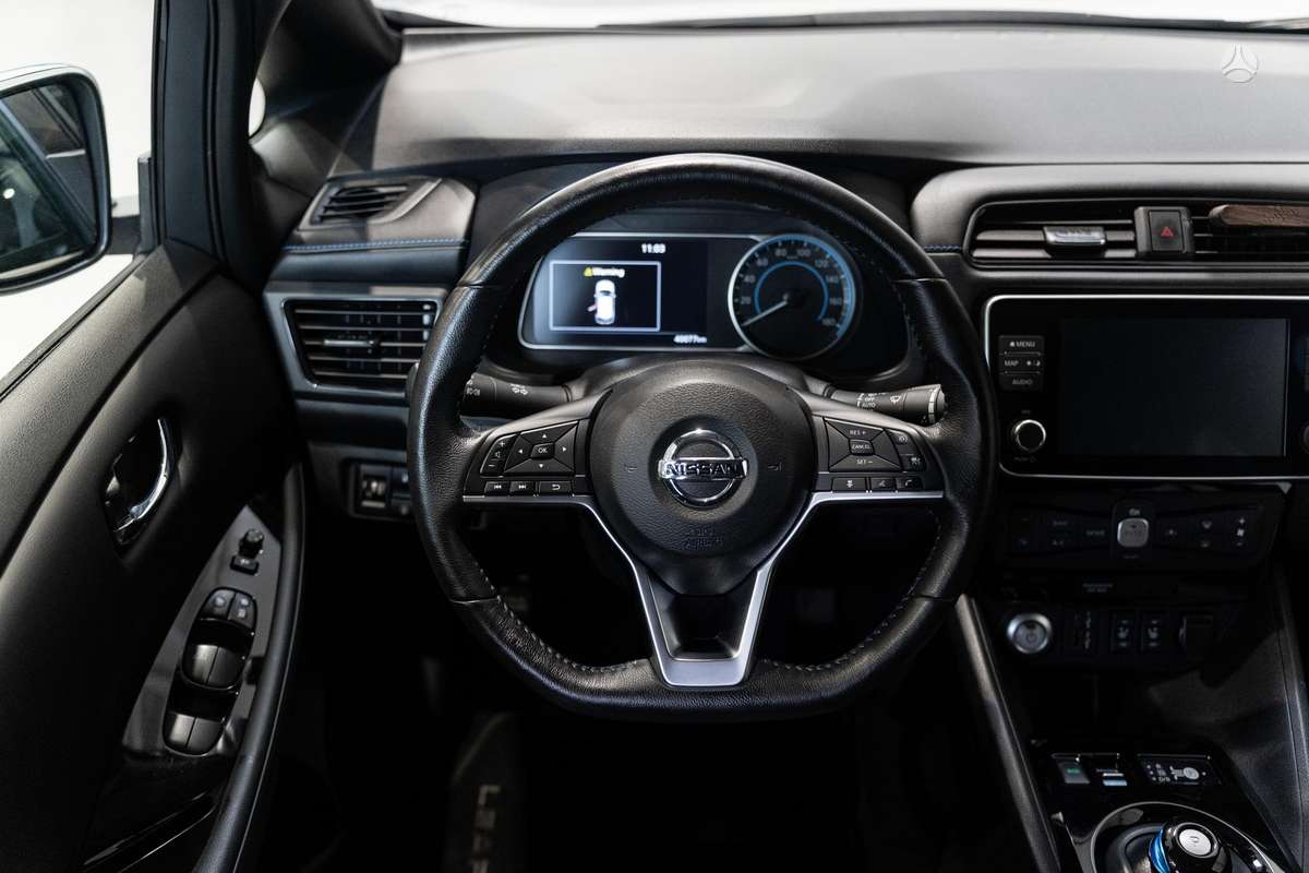 Nissan Leaf, 40 kWh, hatchback