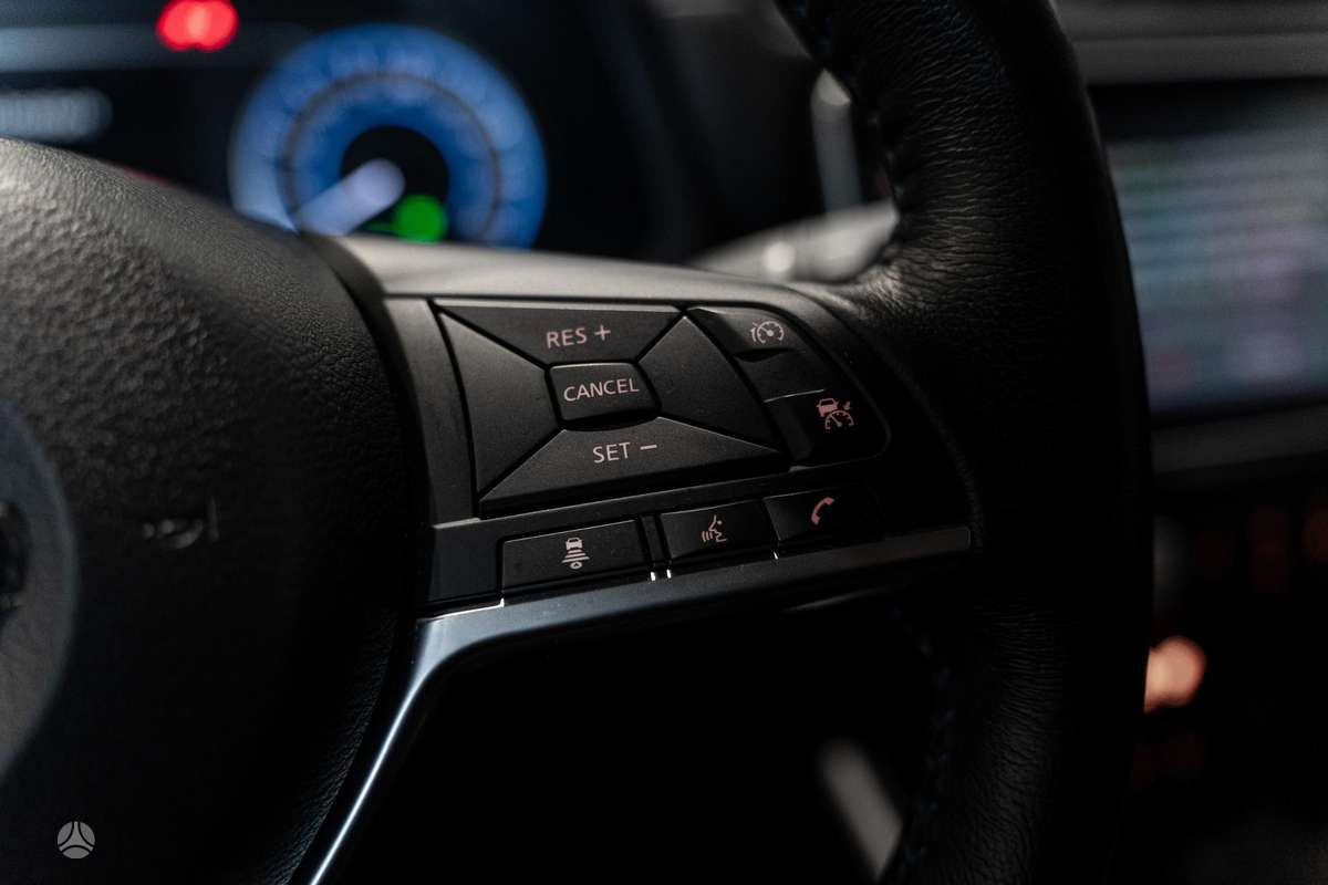 Nissan Leaf, 40 kWh, hatchback