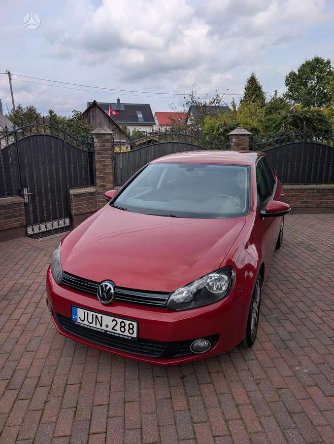Volkswagen Golf - 1