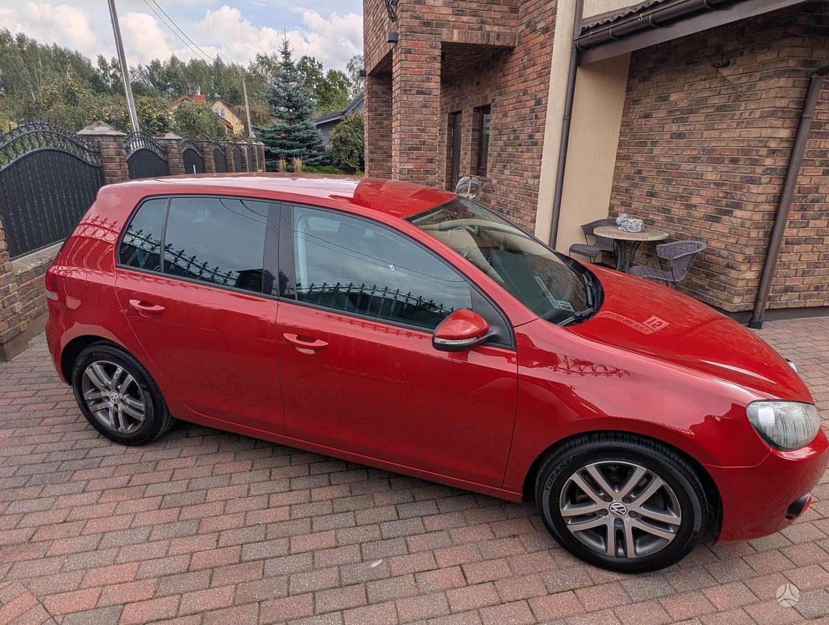 Volkswagen Golf - 2