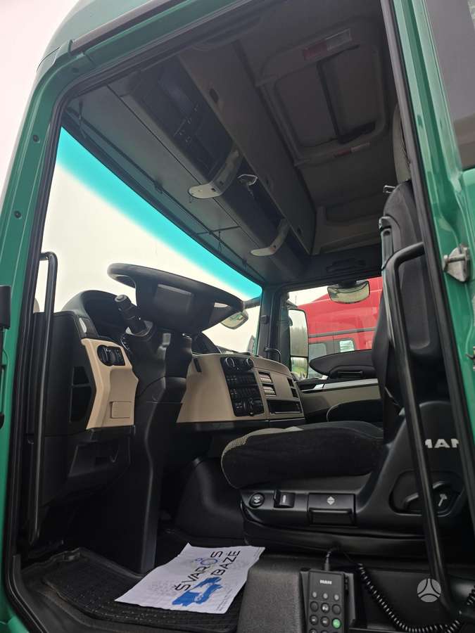 MAN TGX 18.500, double sleeper