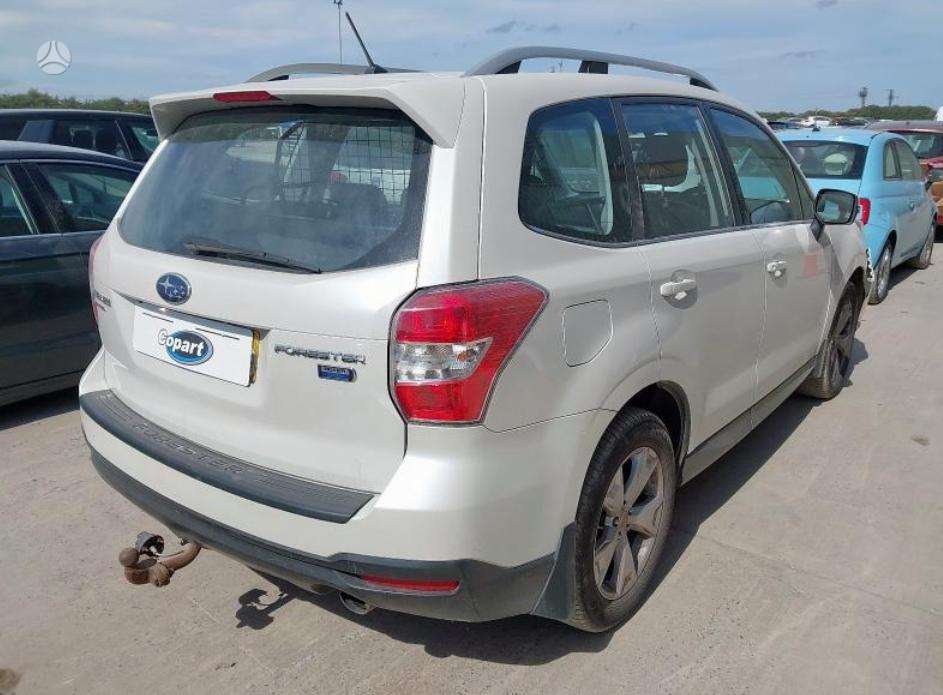 Subaru Forester dalimis