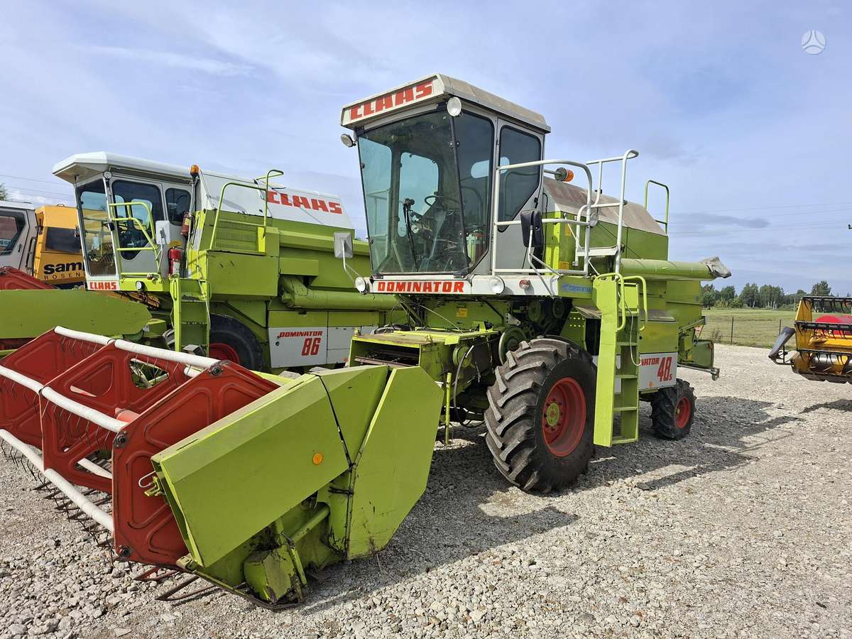 Claas 48s, kombaini