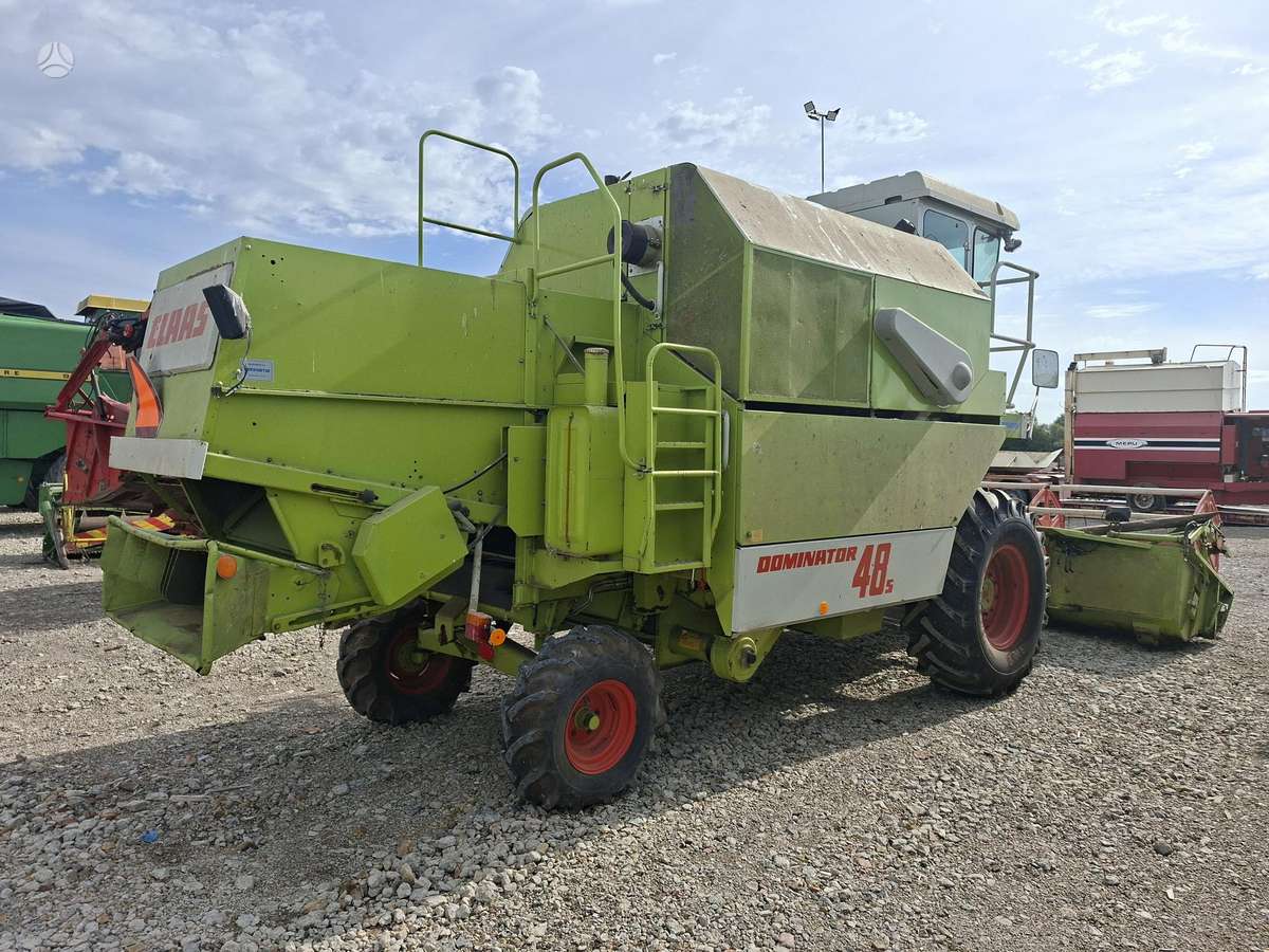 Claas 48s, kombaini