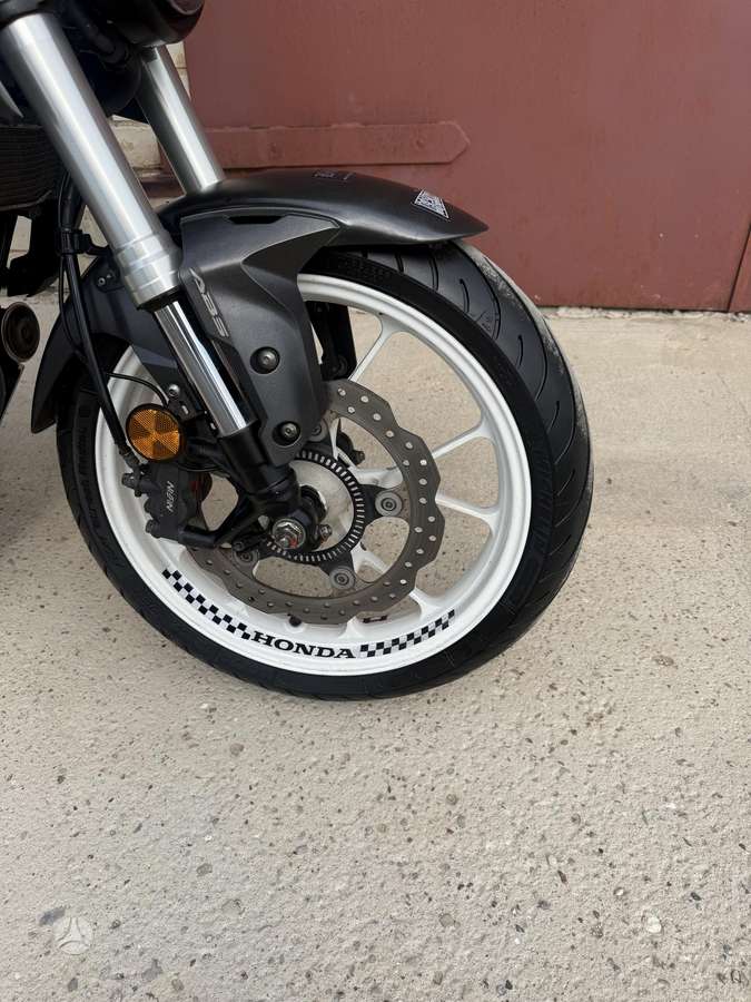 Honda CB 125cc, street / classic