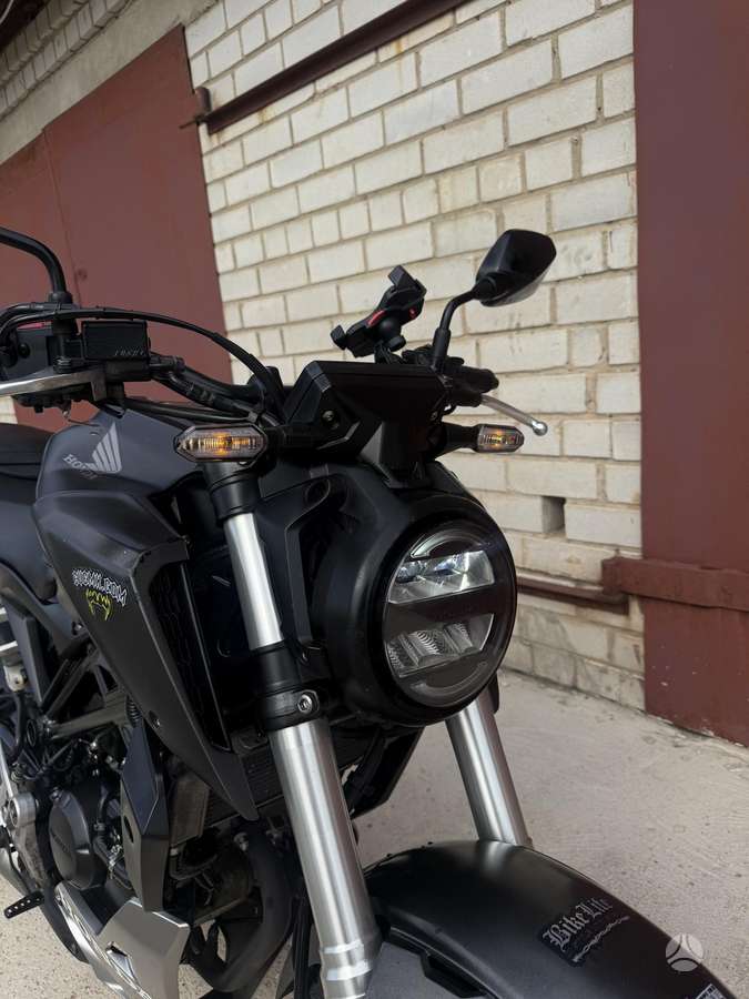 Honda CB 125cc, street / classic