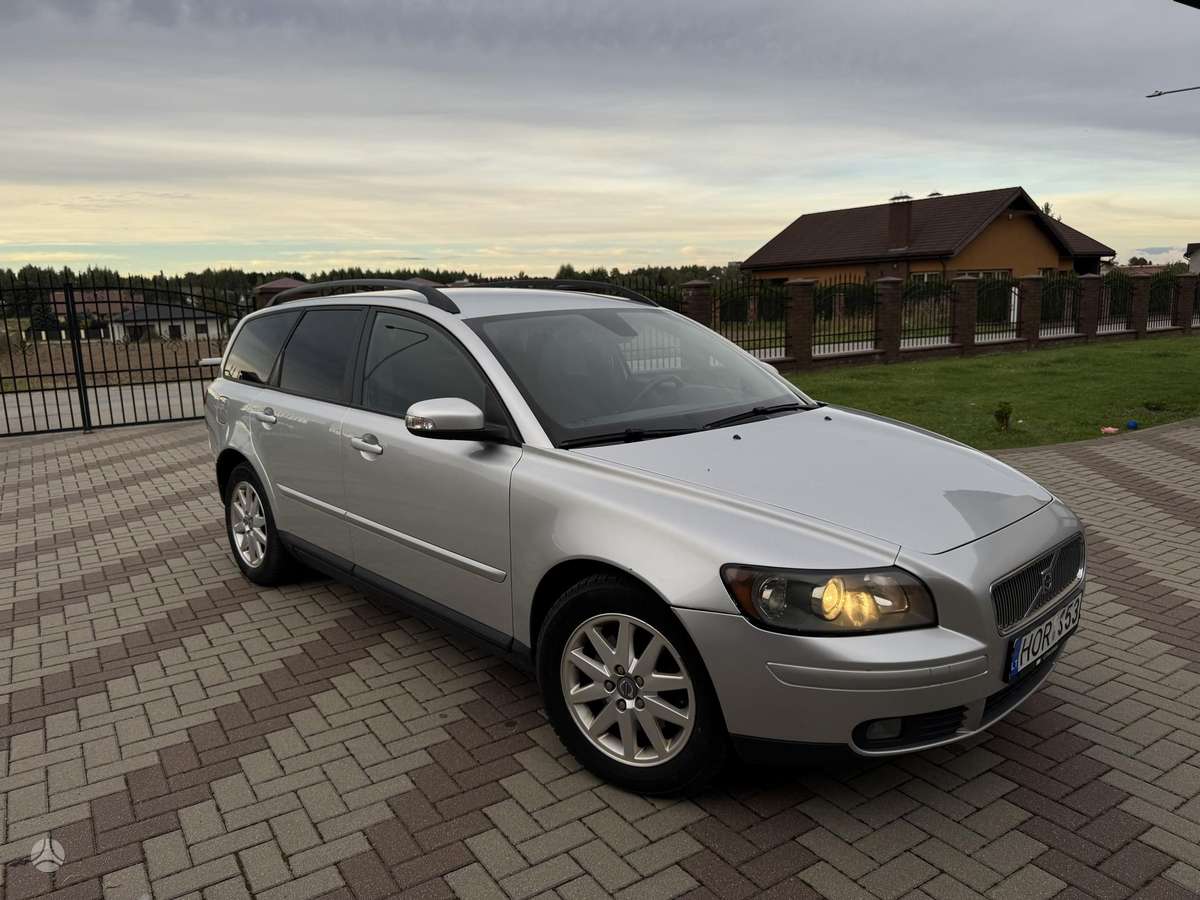 Volvo V50 - 1