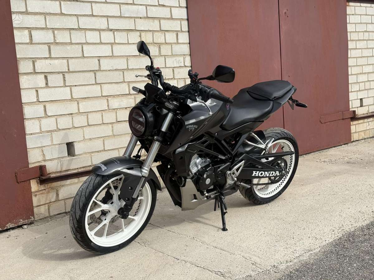 Honda CB 125cc, street / classic