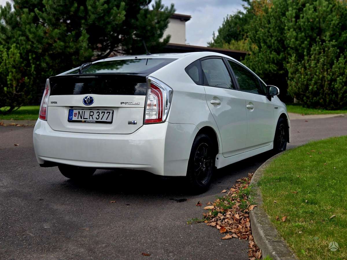 Toyota Prius - 3