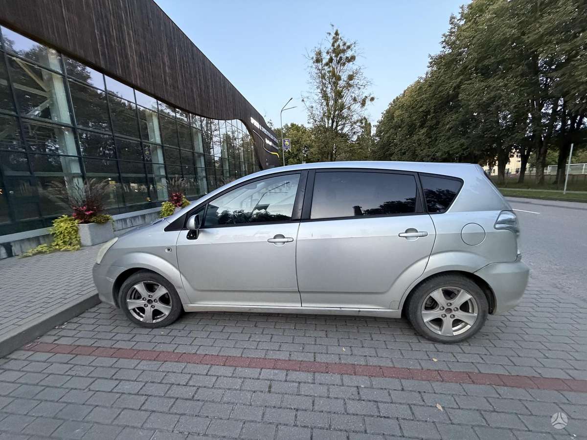 Toyota Corolla Verso - 2